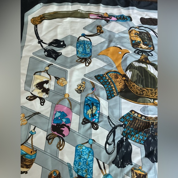 Water Silk New York Paris London 100% Polyester Asian Theme Square Scarf 35” - Picture 6 of 7